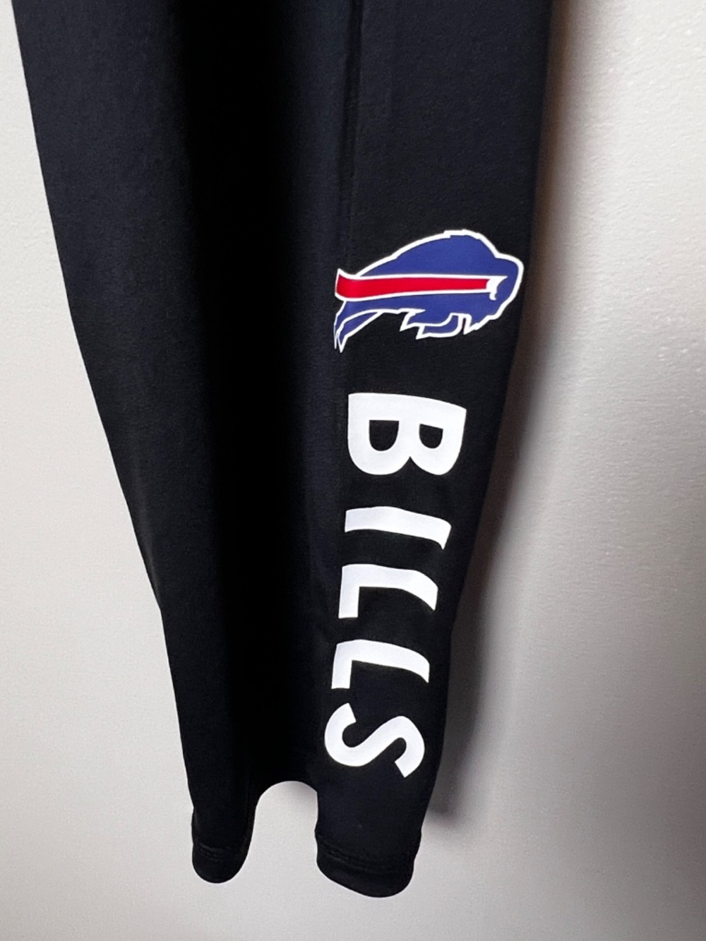 Women’s GII 4HER NFL LICENSED Buffalo Bills Logo Black Leggings Size XL - Picture 2 of 9